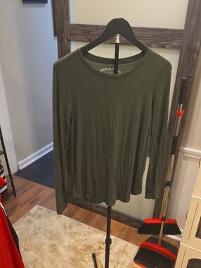 Aeropostale Olive Green Long Sleeve Tee